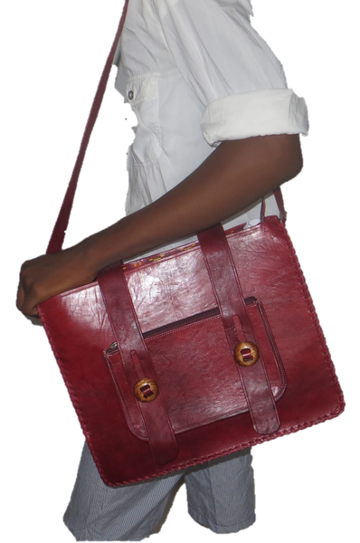 Malik Wood Button Messenger